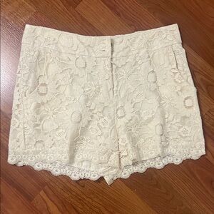 Chic Lace High Waist Women Shorts in Cream